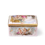 Back view of porcelain snuffbox