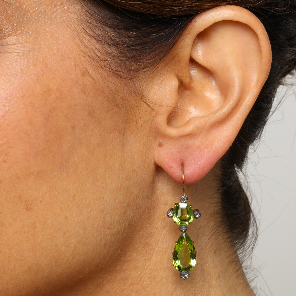 Vintage 9ct Gold Pearl And Peridot Flower Cluster Earrings | 988593 |  Sellingantiques.co.uk