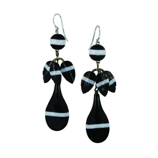 Victorian polished banded agate pendant earrings, designed with cluster of leaves in the middle